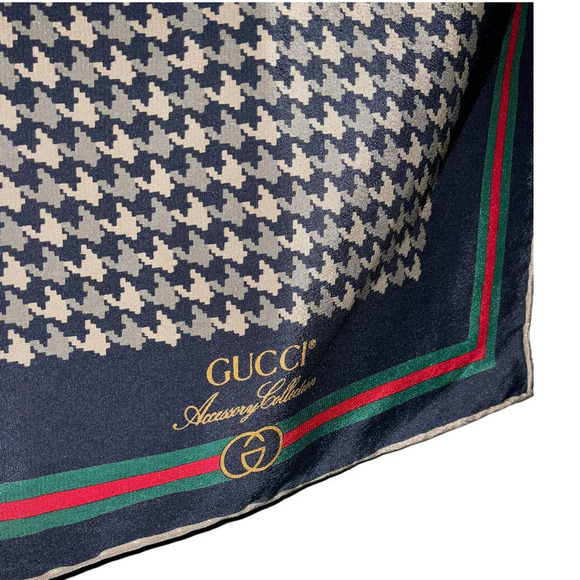 GUCCI ACCESSORY COLLECTION 100% SILK SCARF FRENCH HORN 90 - Picture 7 of 13